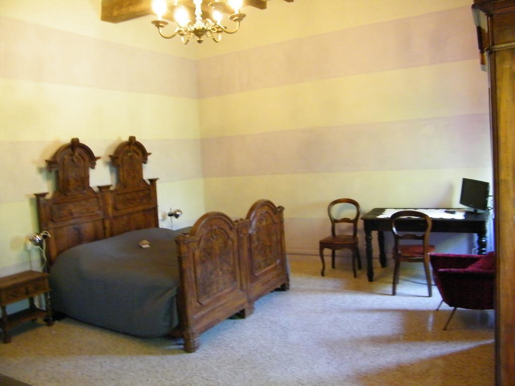 Room And Breakfast Torre Felino Exterior foto